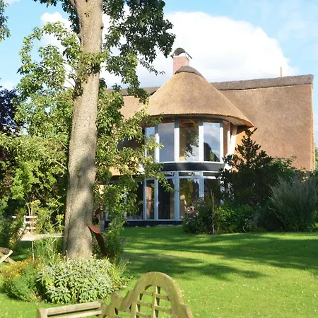 Reetgedecktes Espenhaus Holiday home *