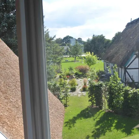 Reetgedecktes Espenhaus *